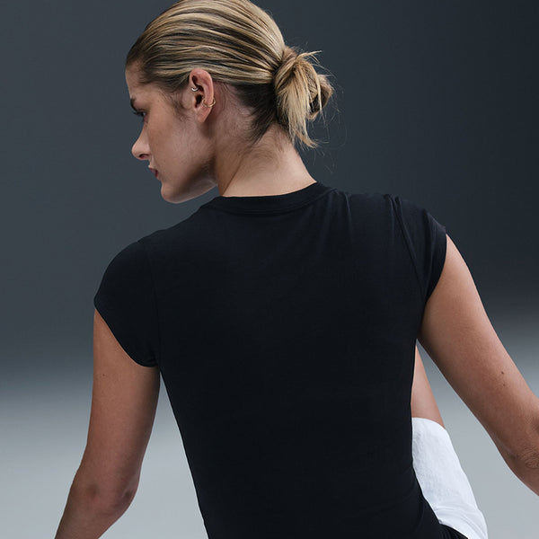 Nike Women's Sportswear Tight Short-Sleeve Graphic T-Shirt