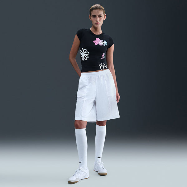 Nike Women's Sportswear Tight Short-Sleeve Graphic T-Shirt