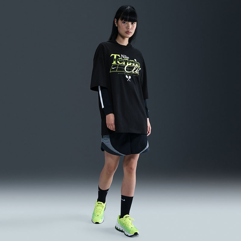 Nike Women's Oversized Graphic T-Shirt