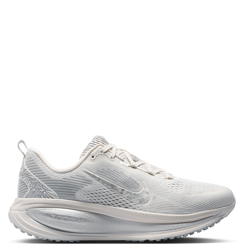 Nike Women's Vomero 18 SE
