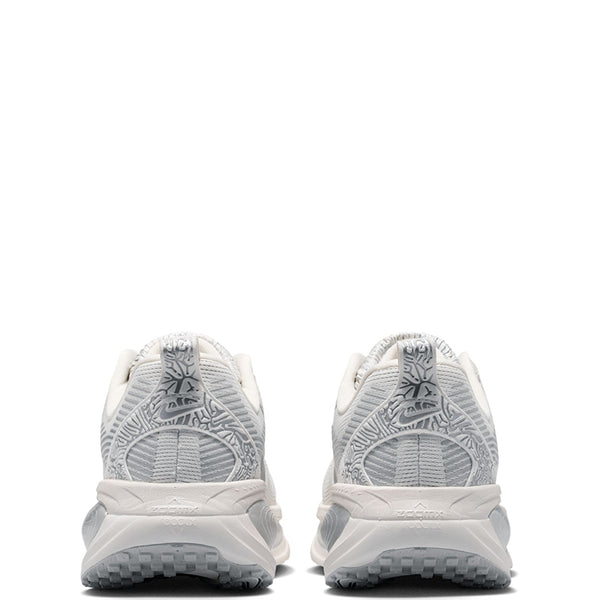 Nike Women's Vomero 18 SE