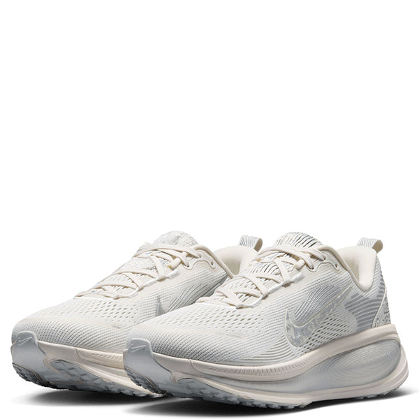 Nike Women's Vomero 18 SE