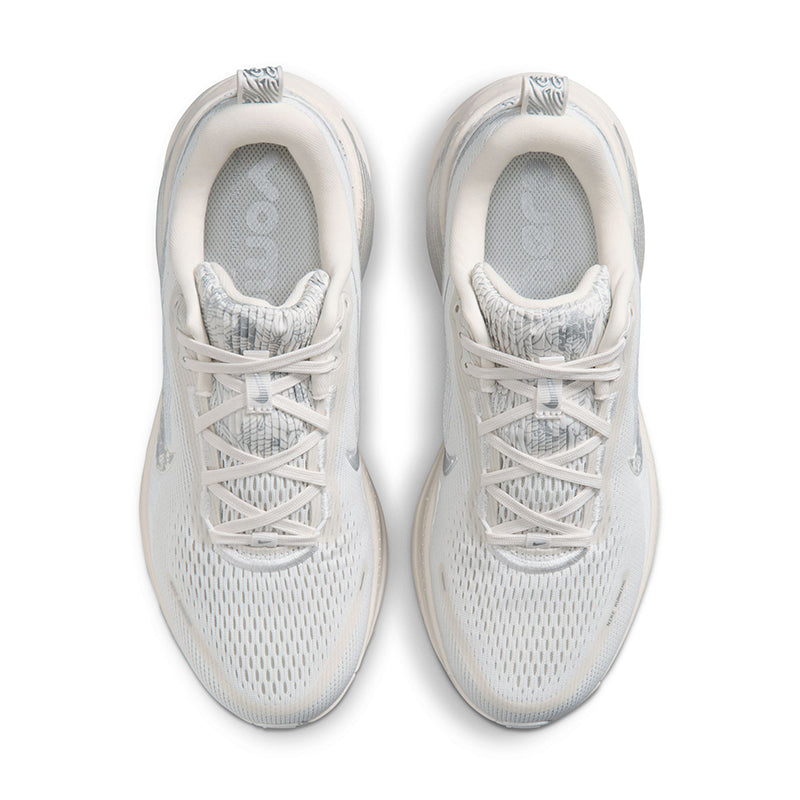 Nike Women's Vomero 18 SE