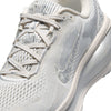 Nike Women's Vomero 18 SE