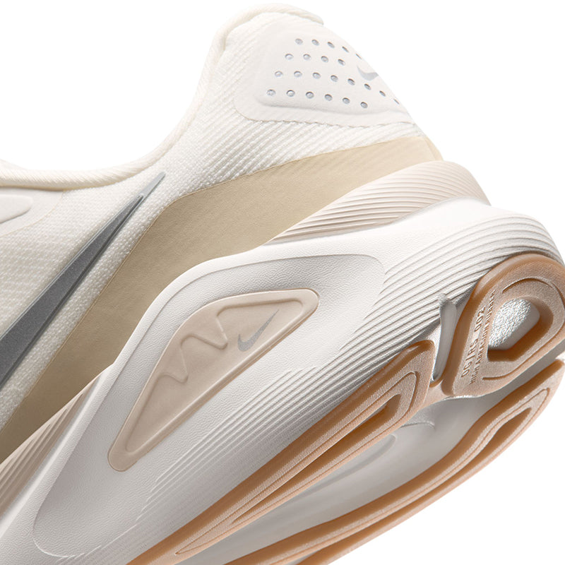 Nike Men's Structure 26