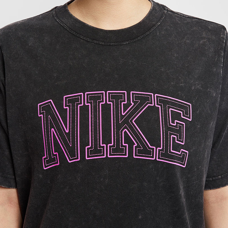 Nike Women's Sportswear Classics Loose T-Shirt