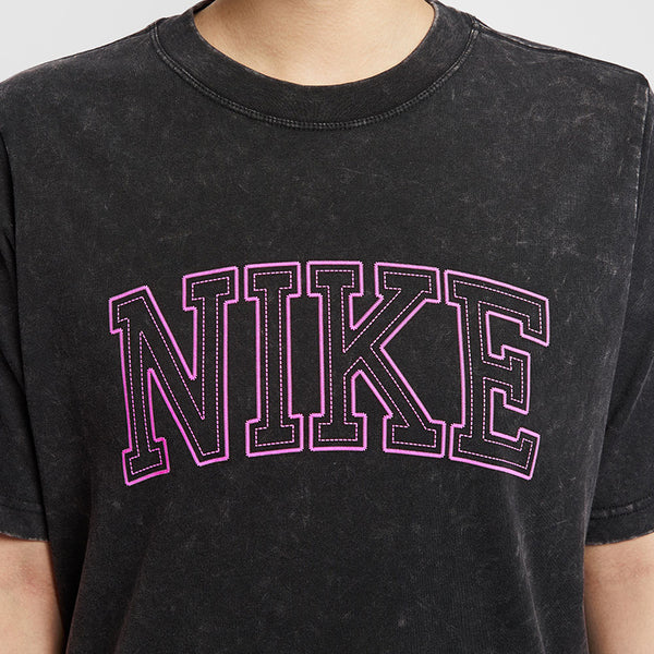 Nike Women's Sportswear Classics Loose T-Shirt