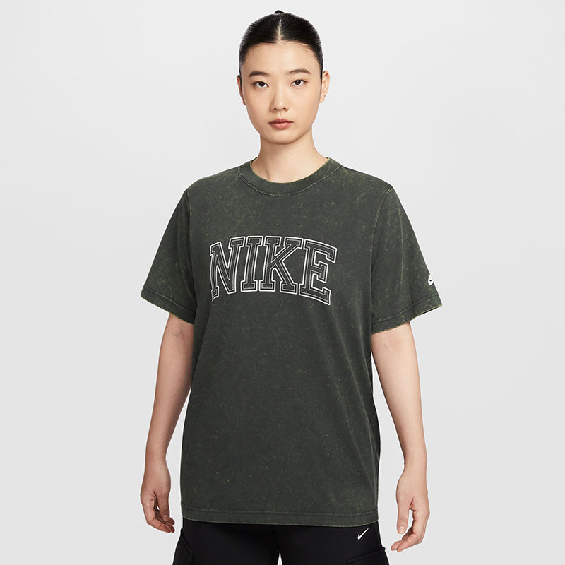 Nike Women's Sportswear Classics Loose T-Shirt