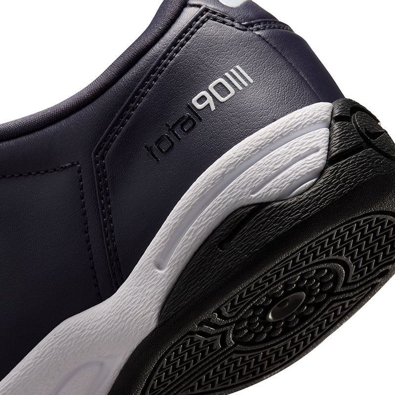Nike Women's Total 90