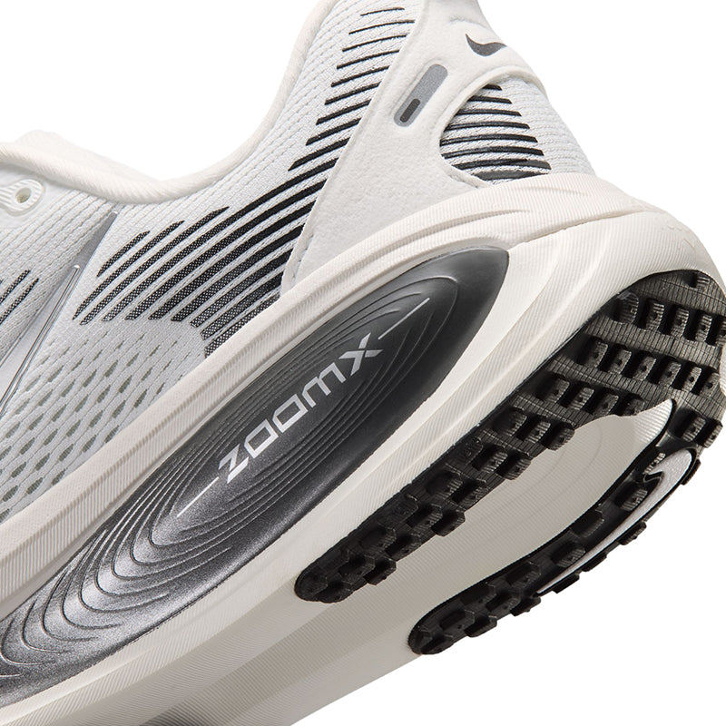 Nike Women's  Vomero 18