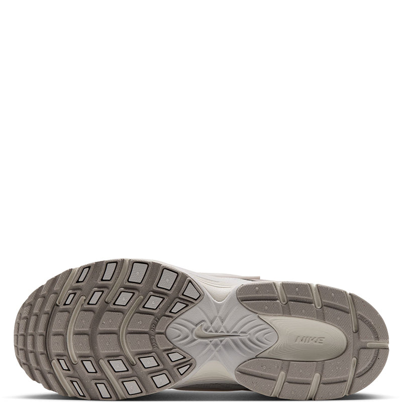 Nike Women's V5 RNR LX