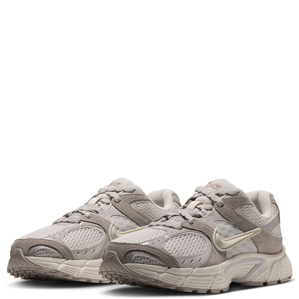 Nike Women's V5 RNR LX