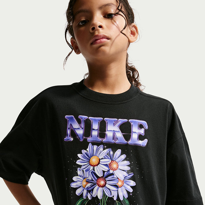 Nike Kid's Oversized T-Shirt (Big kid's)