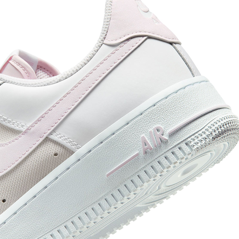 Nike Women's Air Force 1 '07 SE