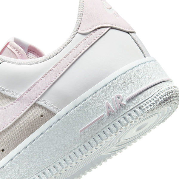 Nike Women's Air Force 1 '07 SE