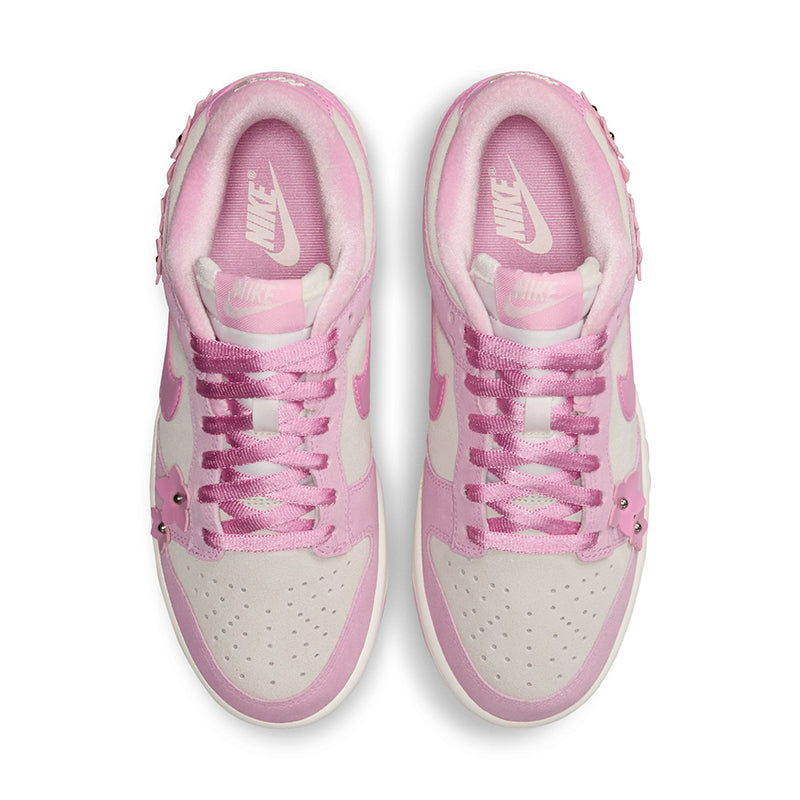 Nike Women's Dunk Low SE 