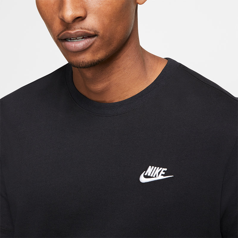 Nike Men's Sportswear Club T-Shirt.