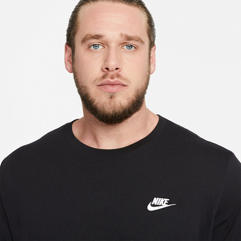 Nike Men's Sportswear Club T-Shirt.