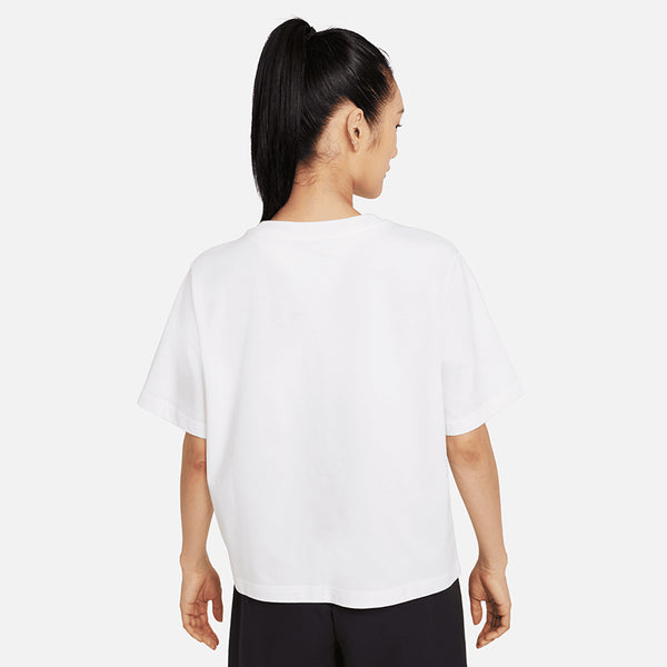 Nike Women's Sportswear Essential Boxy T-Shirt