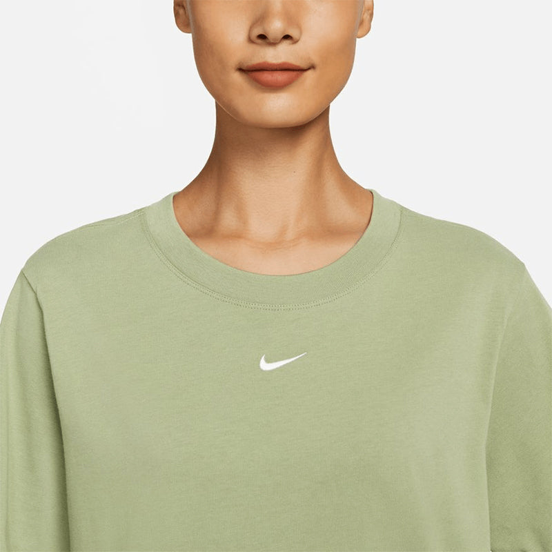 Nike Women's Sportswear Essential Boxy T-Shirt