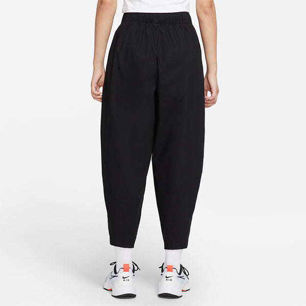 Nike Women's Sportswear Essential High-Rise Curve Pants.