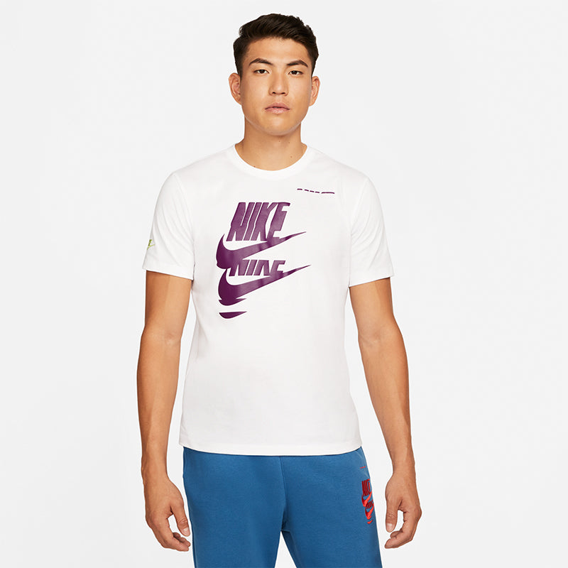 Nike Men's Sportswear Sport Essentials T-Shirt.