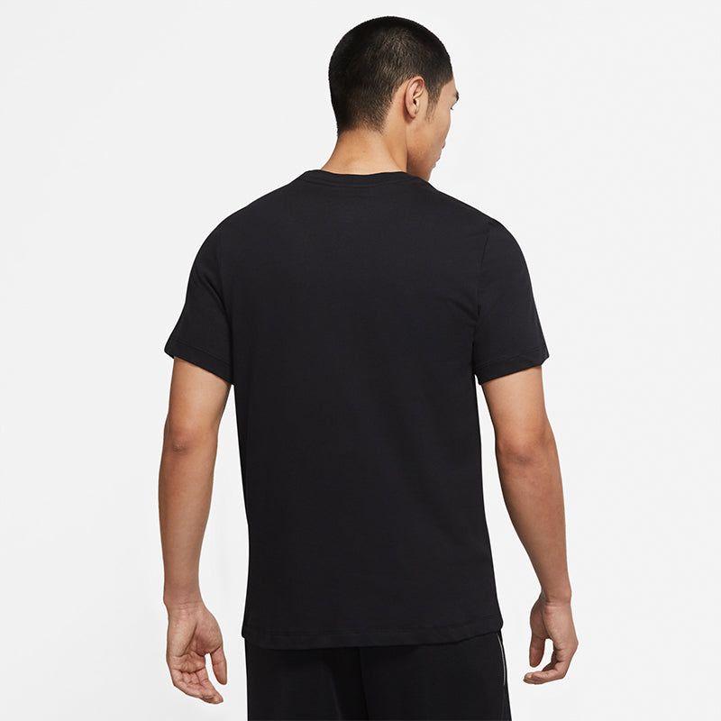 Nike Men's Lebron Basketball T-Shirt.