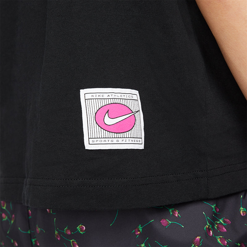 Nike Women's Icon Clash Boxy T-Shirt.
