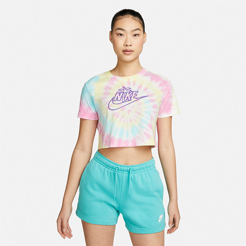 Nike Women's Sportswear Cropped T-Shirt.