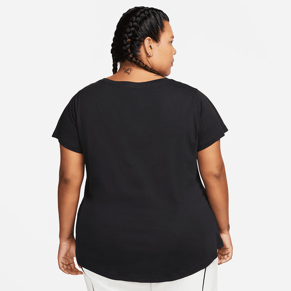 Nike Women's Sportswear T-Shirt (Plus Size)
